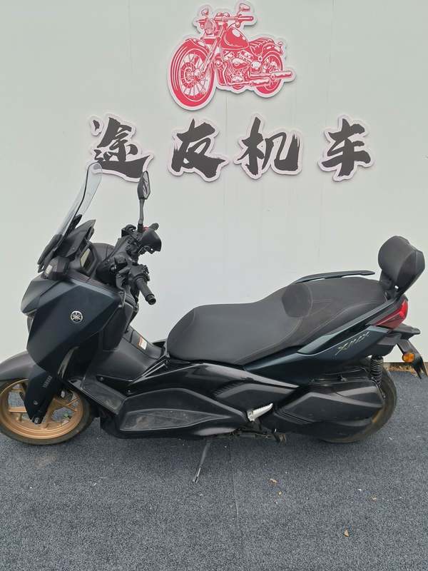 雅马哈 XMAX
