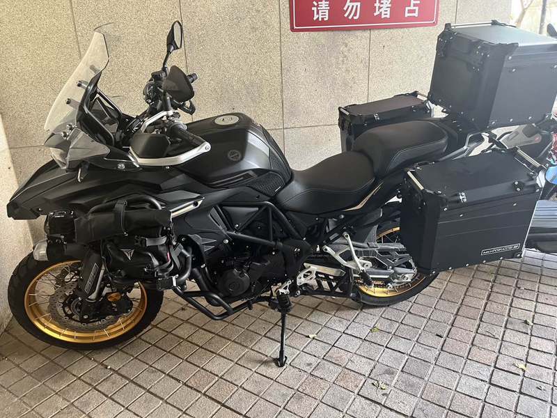 贝纳利 TRK552
