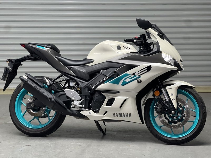 雅马哈 YZF-R3