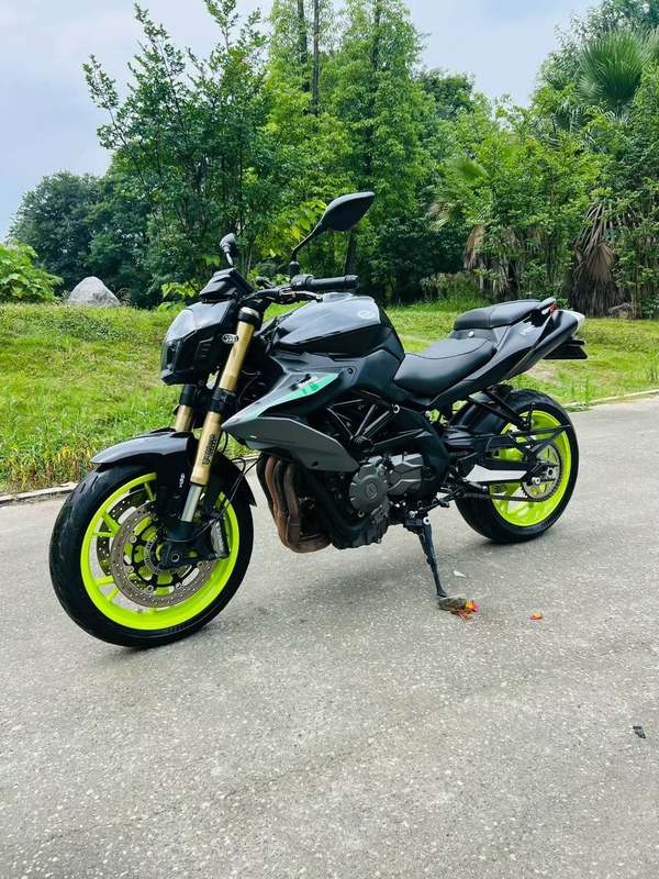 贝纳利 TNT600i