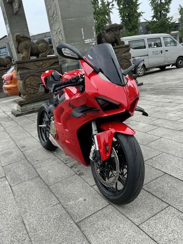 杜卡迪 Panigale V4