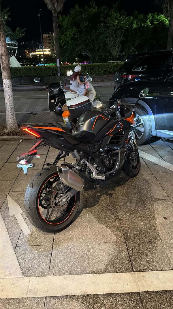 无极 250RR