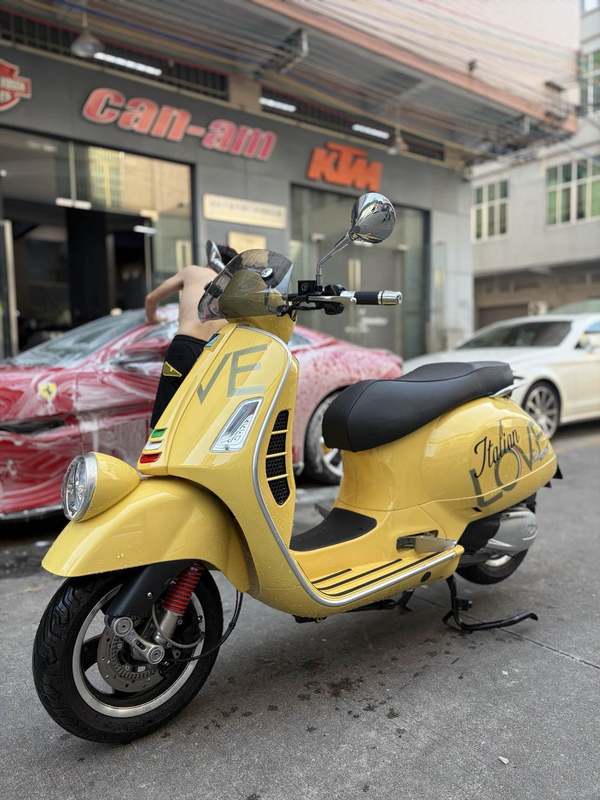 VESPA GTV