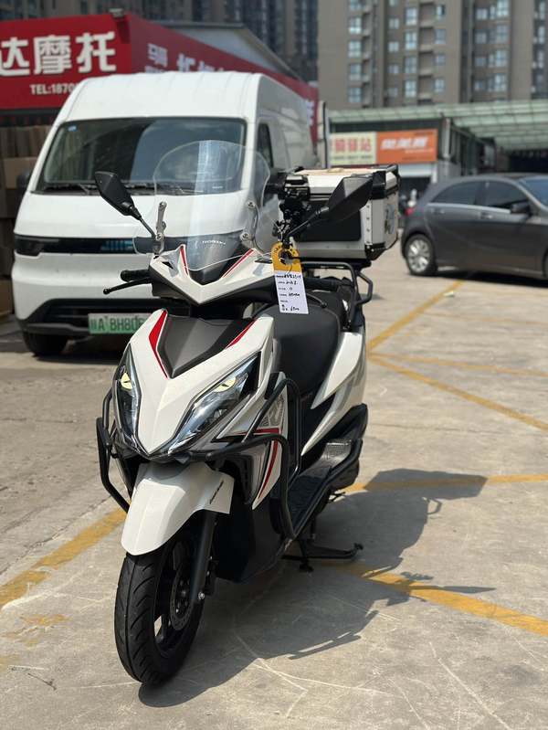新大洲本田 裂行 RX125Fi