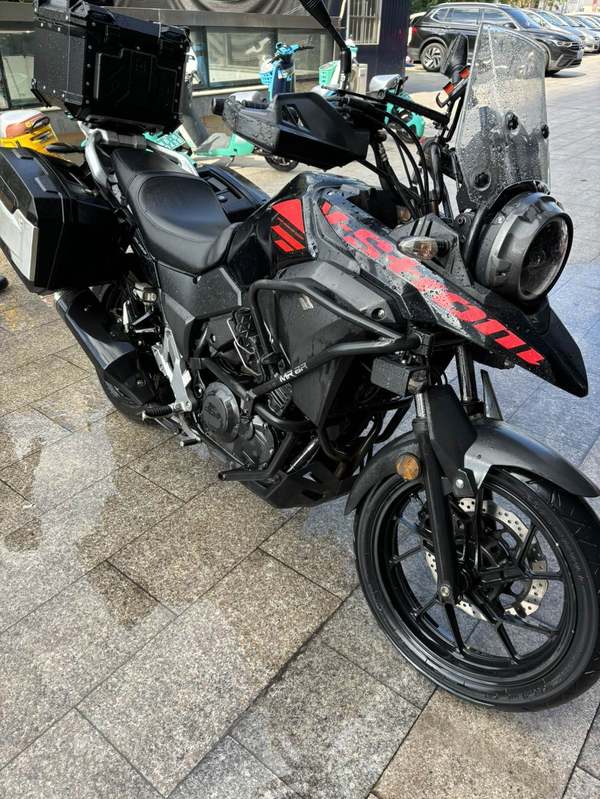 豪爵铃木 DL250
