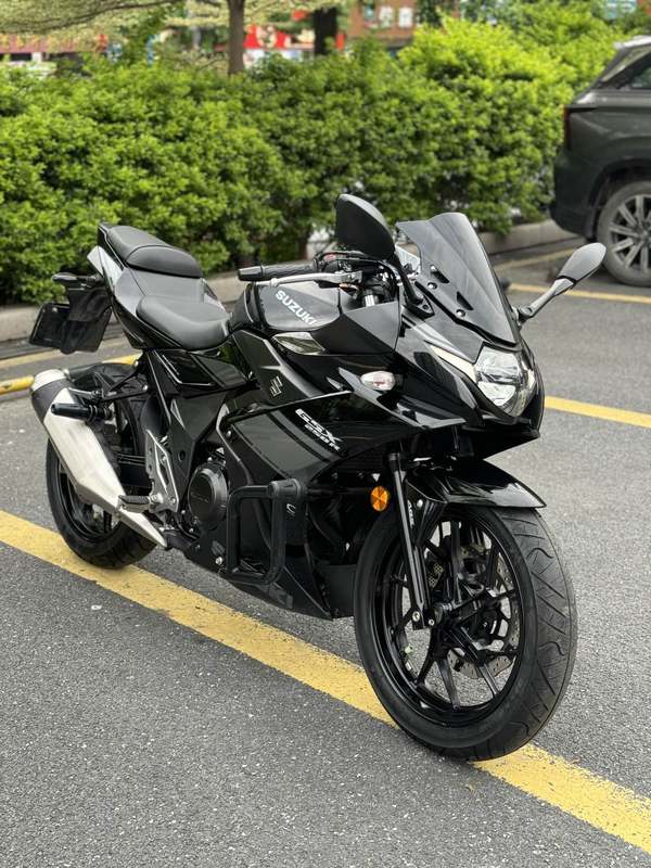 豪爵铃木 GSX250R