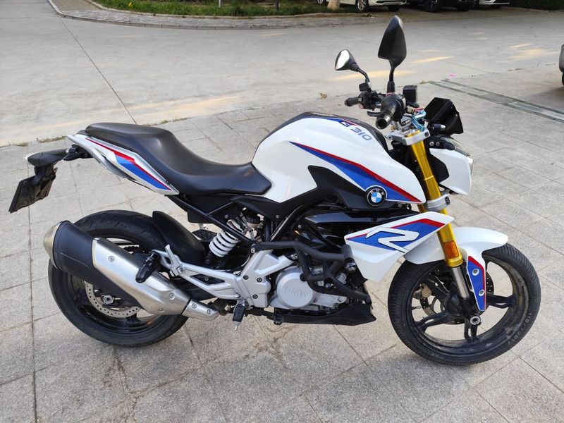 宝马 G 310 R
