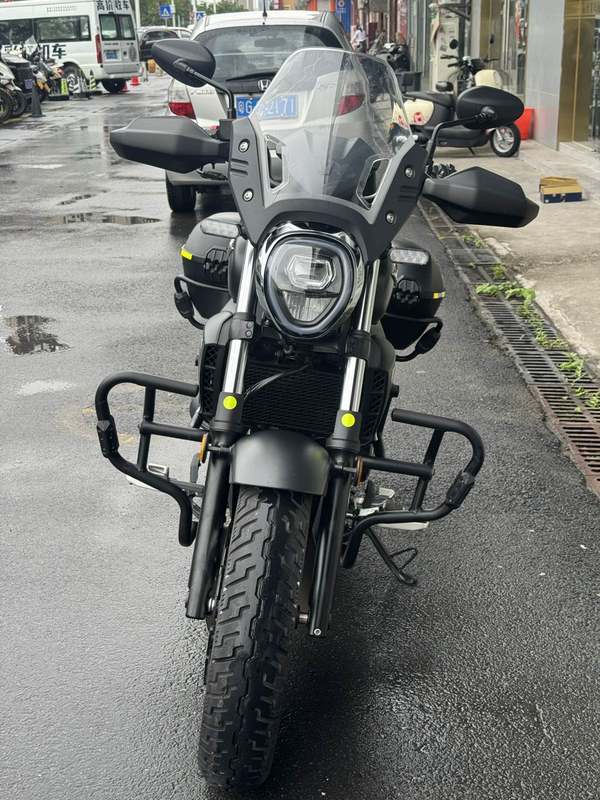 豪爵 TR300