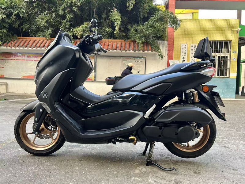 雅马哈 NMAX