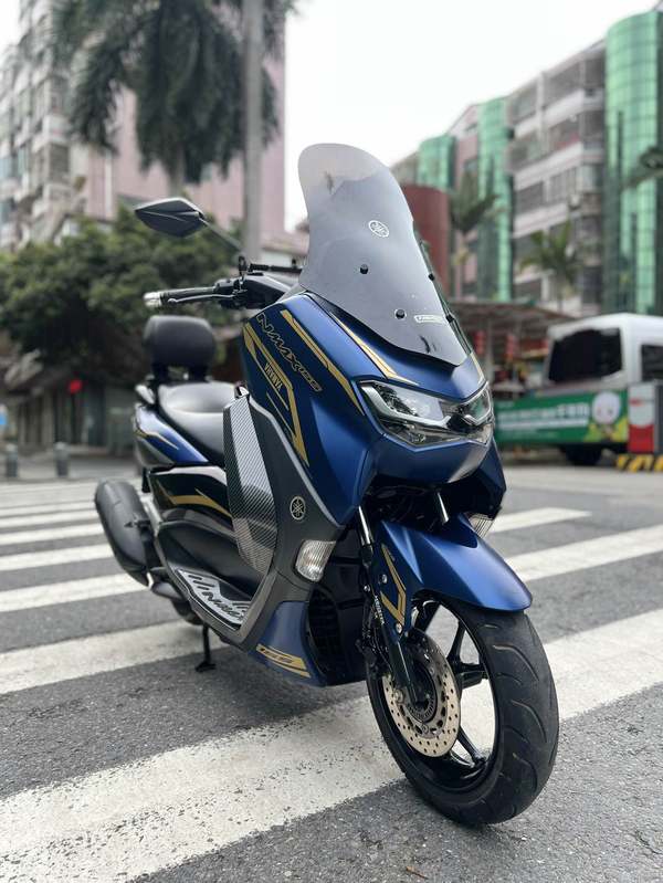 雅马哈 NMAX