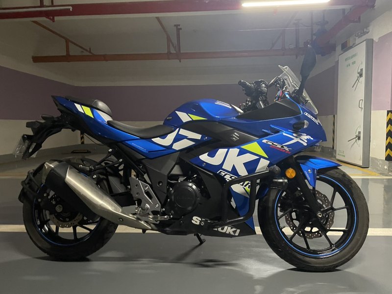 豪爵铃木 GSX250R