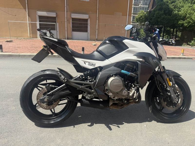 春风 650NK