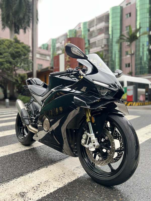 张雪机车 500RR