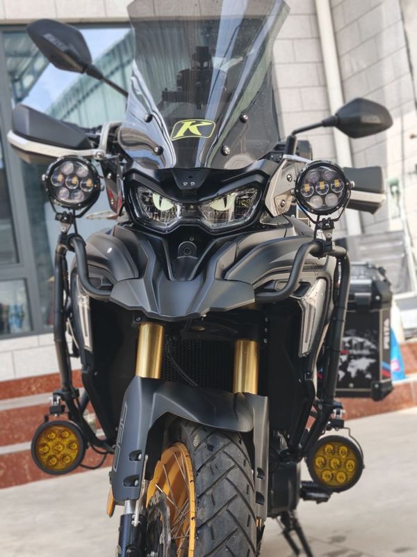 贝纳利 TRK702