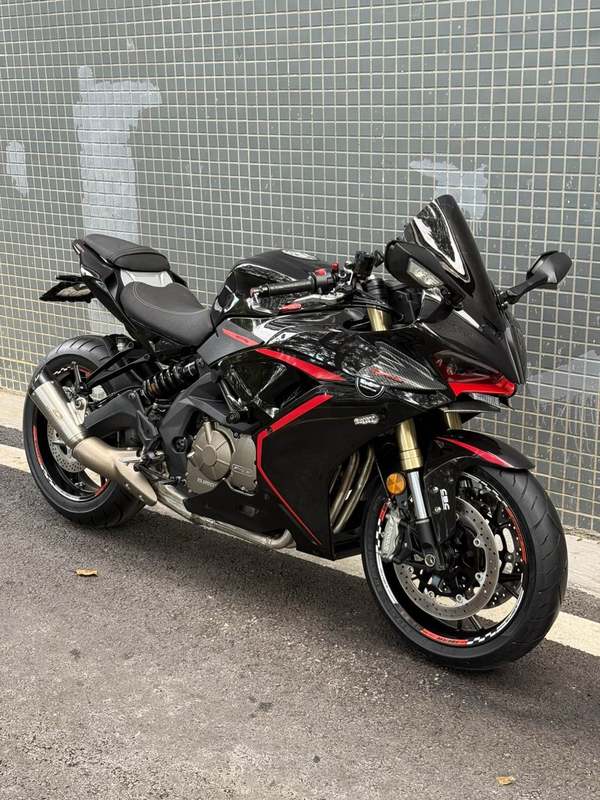 QJMOTOR 赛600