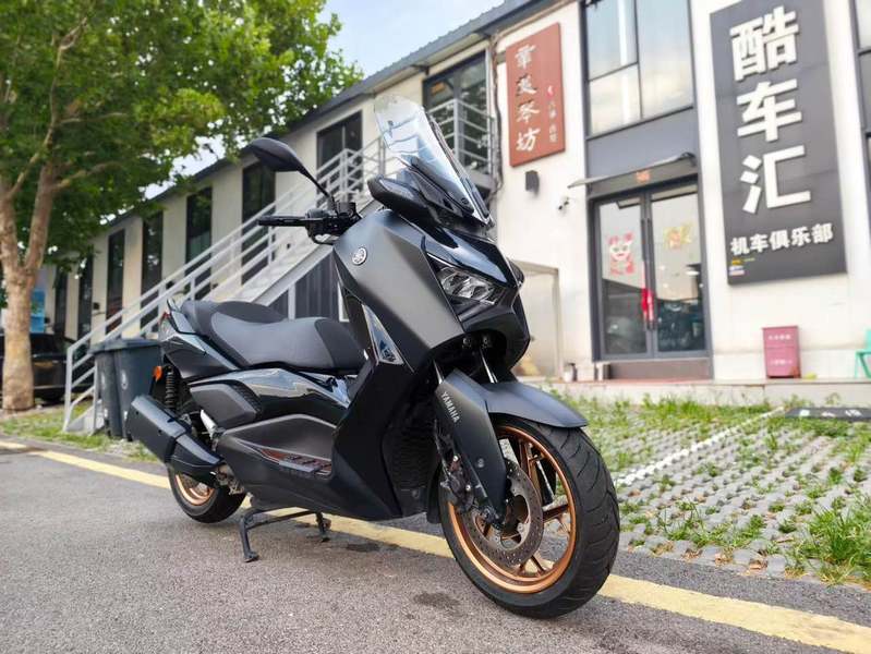 雅马哈 XMAX