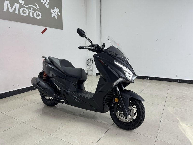 QJMOTOR 鸿250