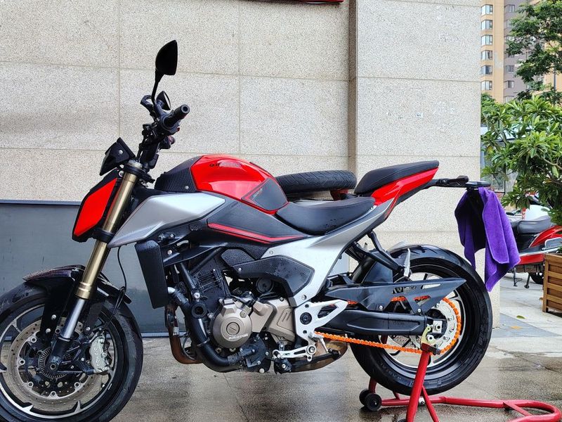 QJMOTOR 追550