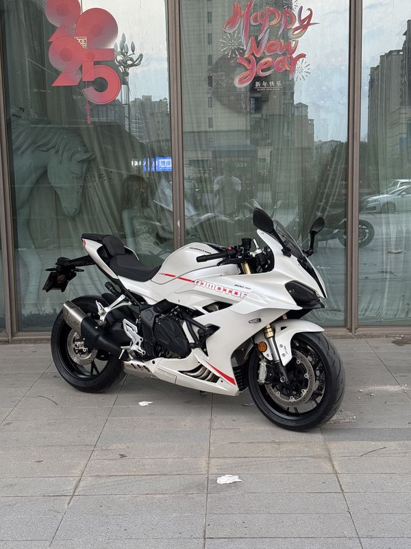 QJMOTOR 赛600