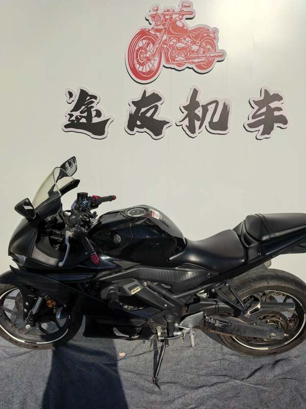 雅马哈 YZF-R3