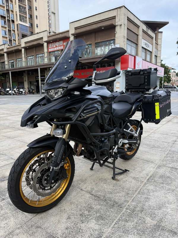 贝纳利 TRK552