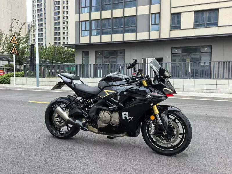 QJMOTOR 赛600