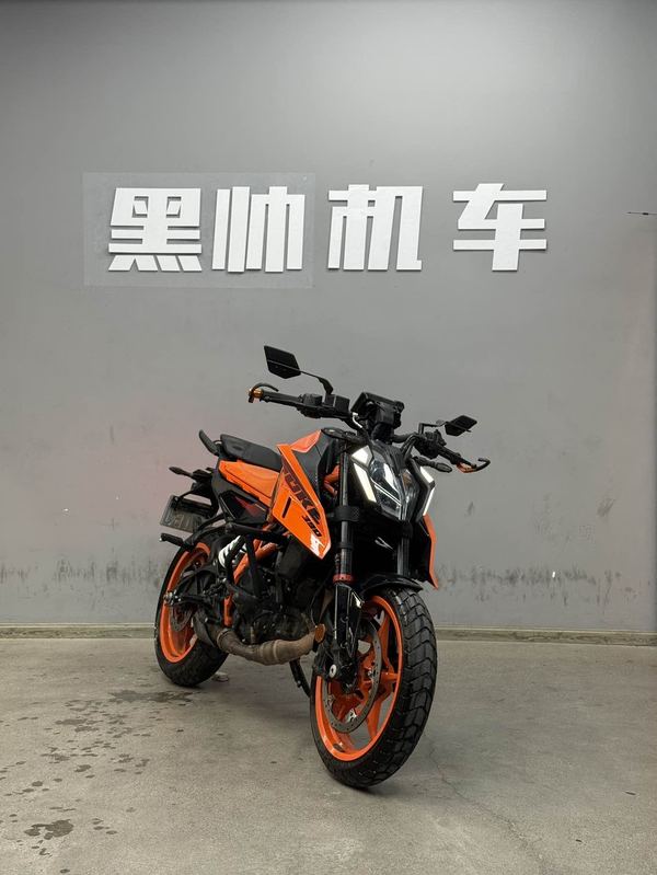KTMR2R 390 Duke