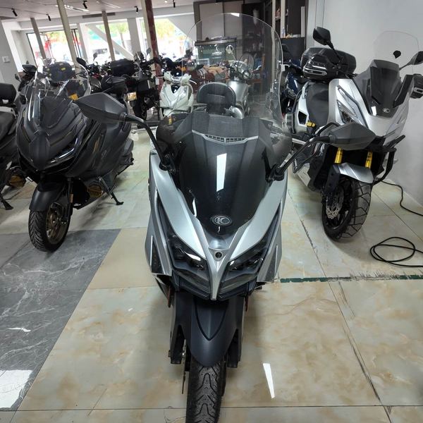 光阳 赛艇 S400