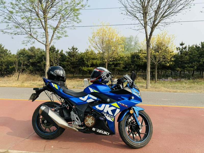 豪爵铃木 GSX250R