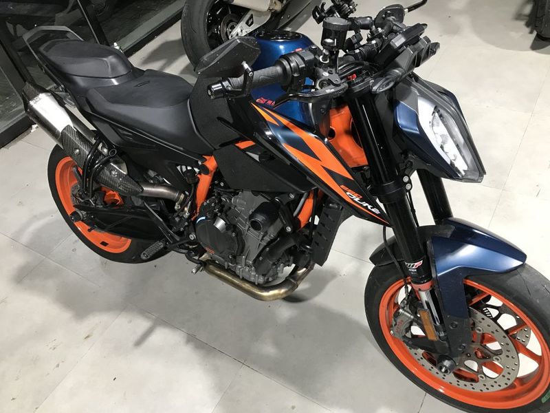 KTMR2R 890 Duke