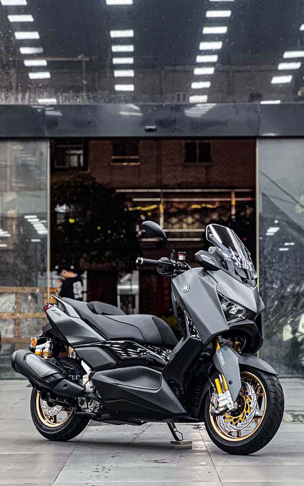 雅马哈 XMAX