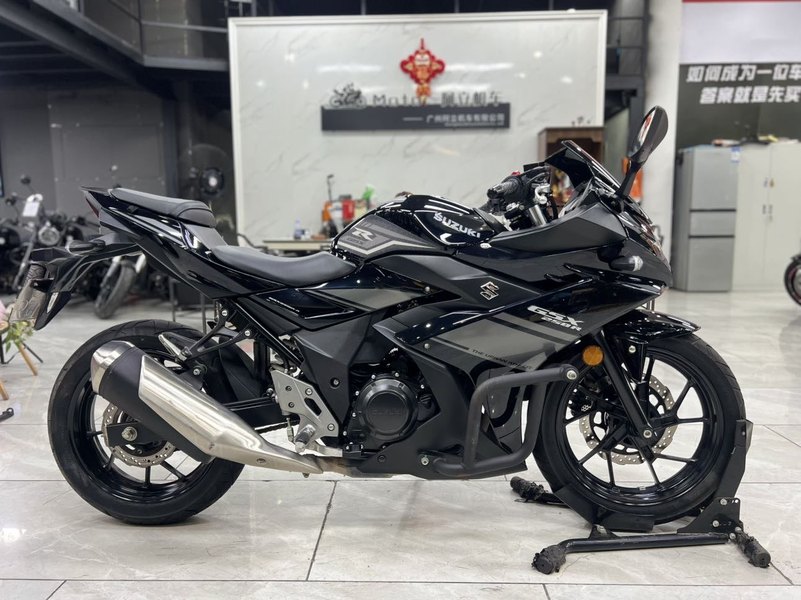 豪爵铃木 GSX250R