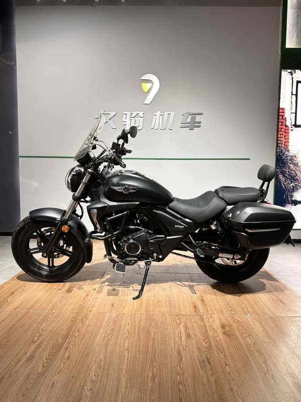 豪爵 TR300