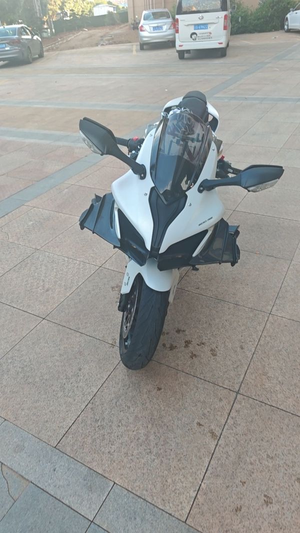 QJMOTOR 赛600