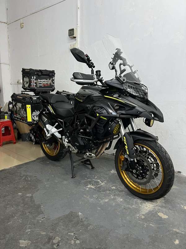 贝纳利 金鹏 TRK502