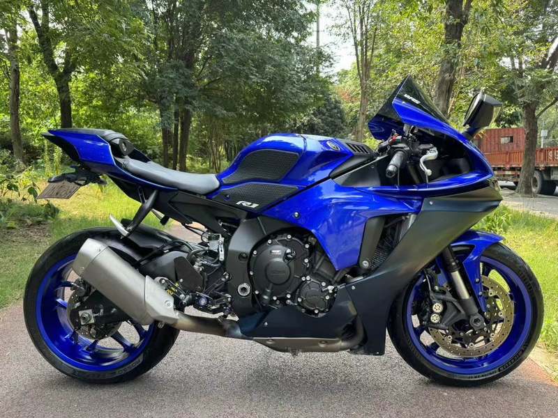 雅马哈 YZF-R1