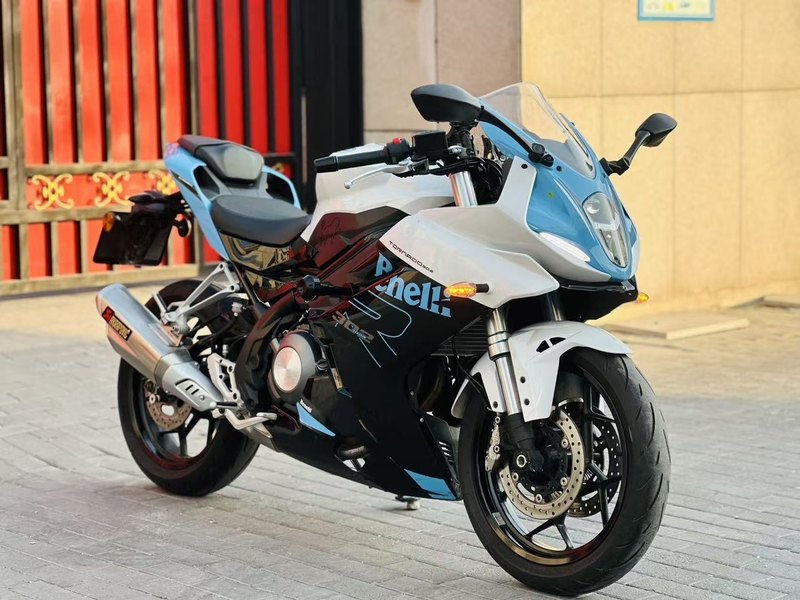 贝纳利 龙卷风 Tornado 302R