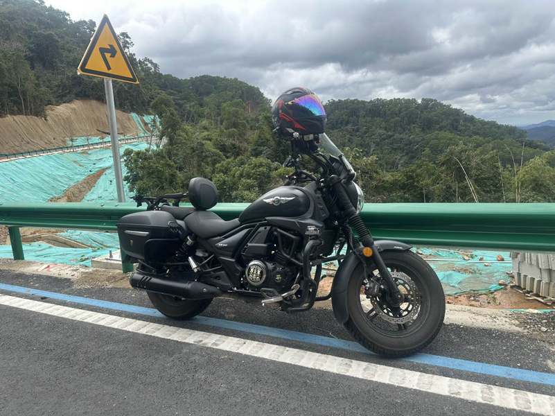 豪爵 TR300