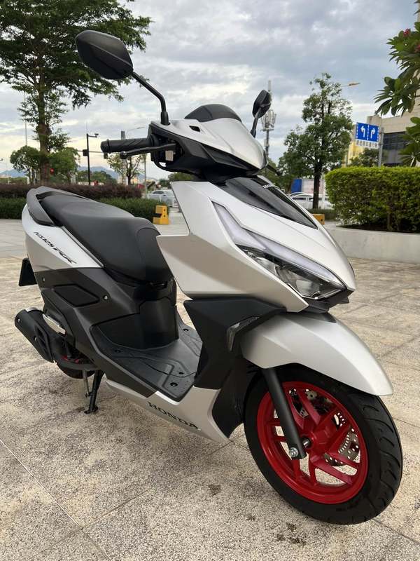 新大洲本田 NS125RX