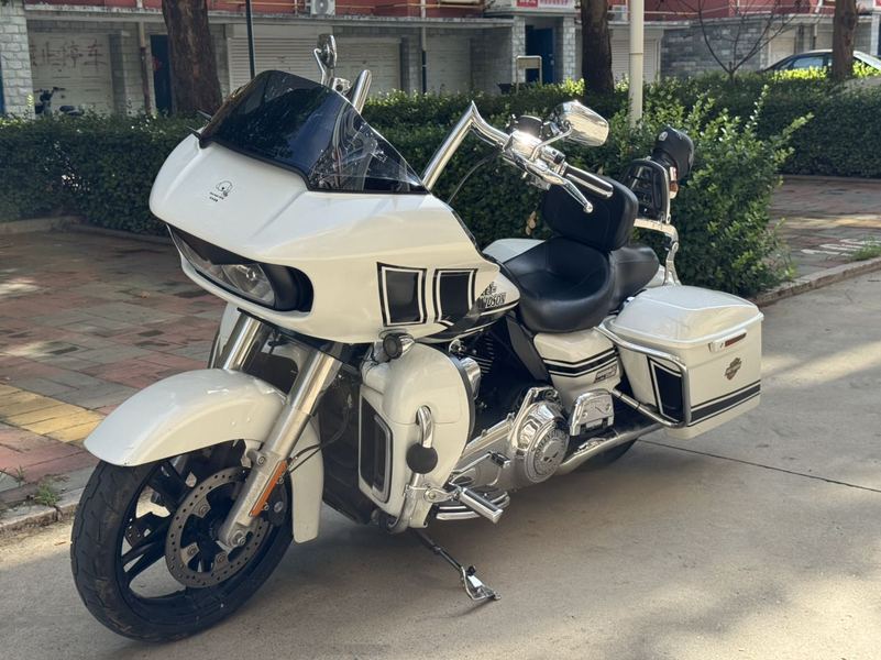 哈雷戴维森 公路滑翔 Road Glide