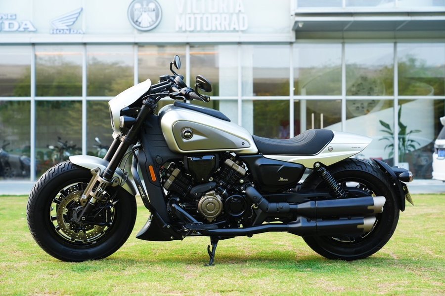 QJMOTOR 闪600