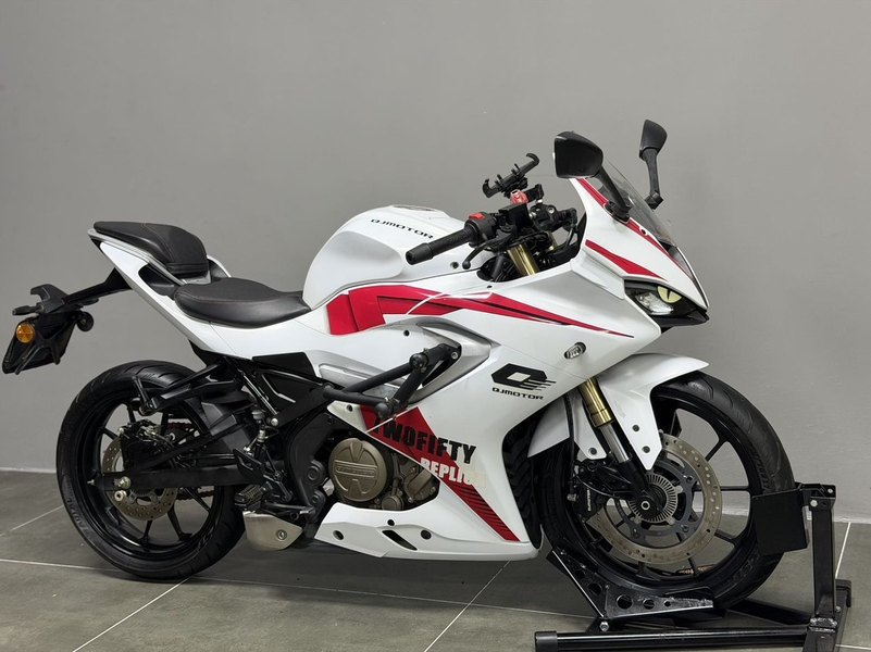 QJMOTOR 赛250