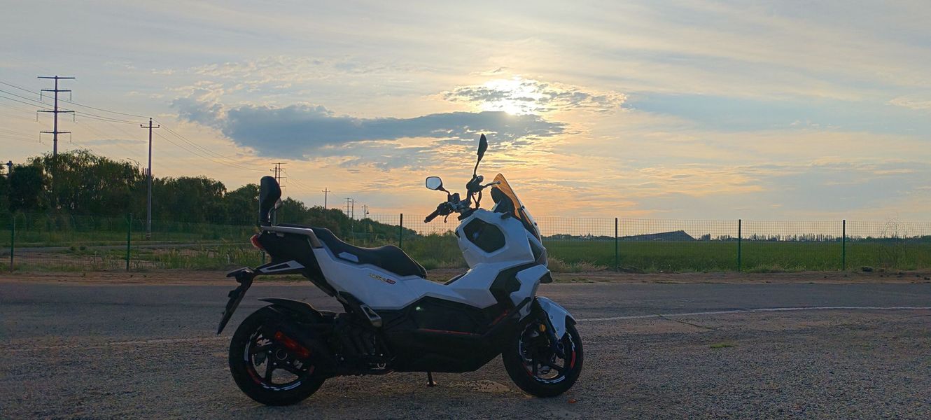 SYM三阳 Husky ADV 150