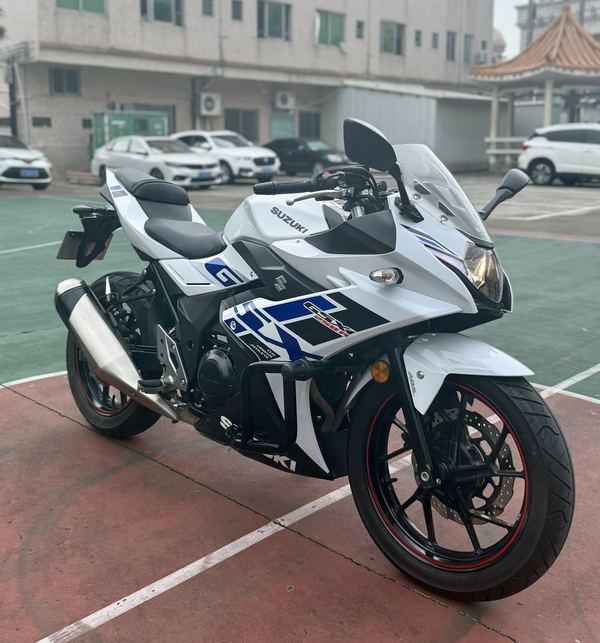 豪爵铃木 GSX250R