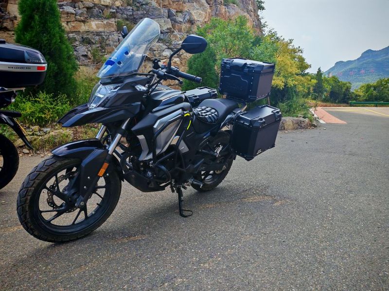 五羊本田 猛鸷 CB190X