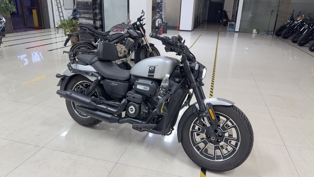 QJMOTOR 闪250