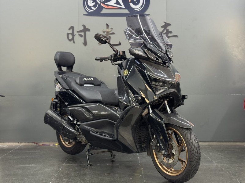 雅马哈 XMAX