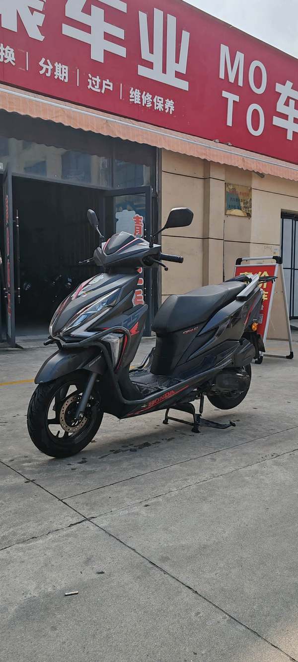 新大洲本田 裂行 RX125Fi