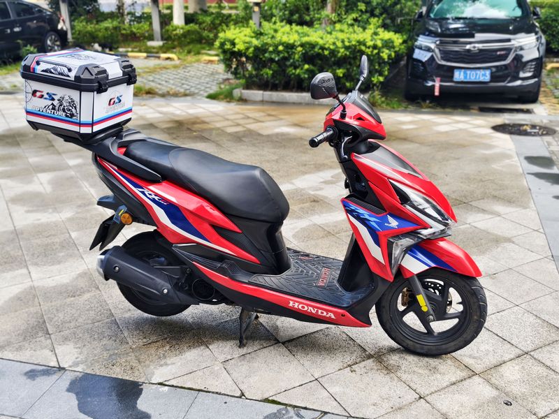 新大洲本田 裂行 RX125Fi