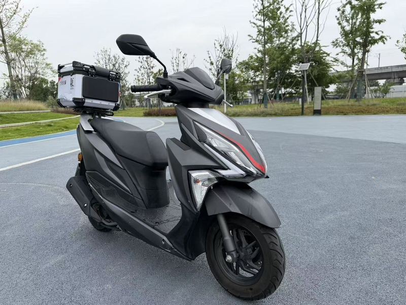 新大洲本田 裂行 RX125Fi